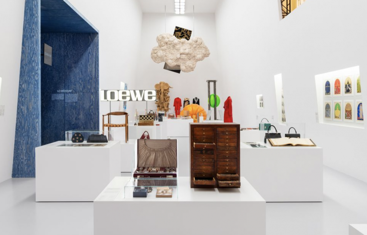 Loewe首個大型展覽「Crafted World」